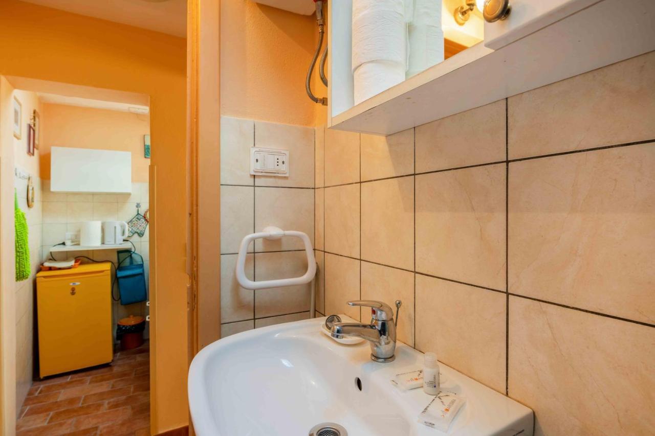 Apartamento San Frediano Cozy Studio With Private Patio *